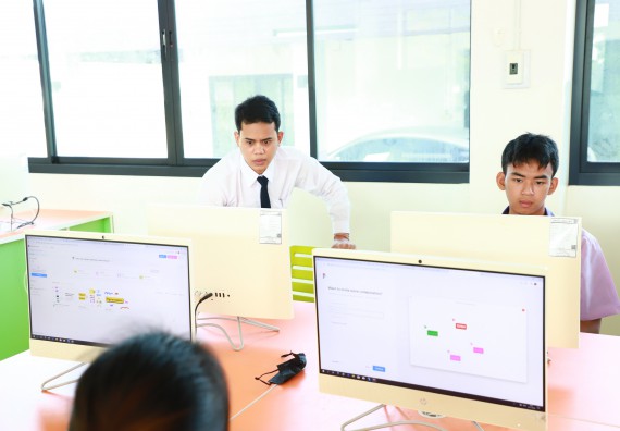 ภาพกิจกรรม  คณะวิทยาศาสตร์และเทคโนโลยี จัดค่ายวิทยาศาสตร์สัญจร ปีการศึกษา 2566  โรงเรียนคลองขลุงราษฎร์รังสรรค์