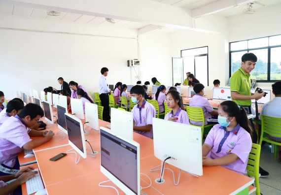 ภาพกิจกรรม  คณะวิทยาศาสตร์และเทคโนโลยี จัดค่ายวิทยาศาสตร์สัญจร ปีการศึกษา 2566  โรงเรียนคลองขลุงราษฎร์รังสรรค์