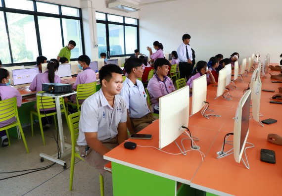 ภาพกิจกรรม  คณะวิทยาศาสตร์และเทคโนโลยี จัดค่ายวิทยาศาสตร์สัญจร ปีการศึกษา 2566  โรงเรียนคลองขลุงราษฎร์รังสรรค์