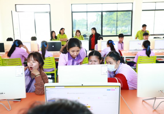 ภาพกิจกรรม  คณะวิทยาศาสตร์และเทคโนโลยี จัดค่ายวิทยาศาสตร์สัญจร ปีการศึกษา 2566  โรงเรียนคลองขลุงราษฎร์รังสรรค์