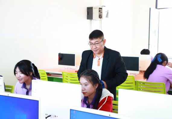 ภาพกิจกรรม  คณะวิทยาศาสตร์และเทคโนโลยี จัดค่ายวิทยาศาสตร์สัญจร ปีการศึกษา 2566  โรงเรียนคลองขลุงราษฎร์รังสรรค์