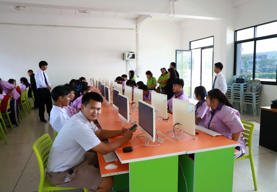 ภาพกิจกรรม  คณะวิทยาศาสตร์และเทคโนโลยี จัดค่ายวิทยาศาสตร์สัญจร ปีการศึกษา 2566  โรงเรียนคลองขลุงราษฎร์รังสรรค์