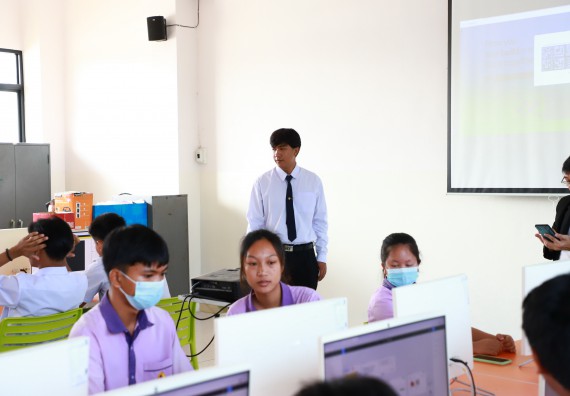 ภาพกิจกรรม  คณะวิทยาศาสตร์และเทคโนโลยี จัดค่ายวิทยาศาสตร์สัญจร ปีการศึกษา 2566  โรงเรียนคลองขลุงราษฎร์รังสรรค์