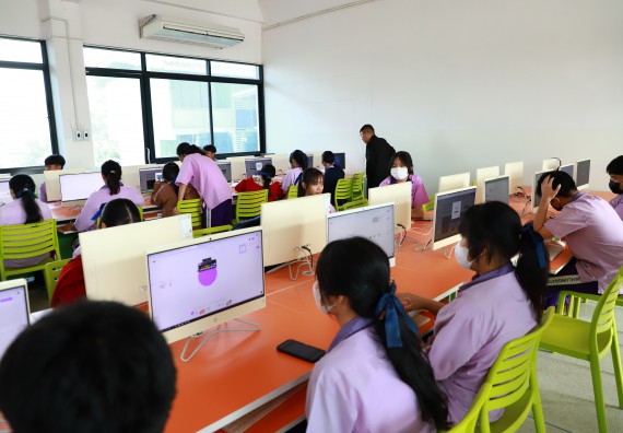 ภาพกิจกรรม  คณะวิทยาศาสตร์และเทคโนโลยี จัดค่ายวิทยาศาสตร์สัญจร ปีการศึกษา 2566  โรงเรียนคลองขลุงราษฎร์รังสรรค์