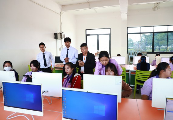 ภาพกิจกรรม  คณะวิทยาศาสตร์และเทคโนโลยี จัดค่ายวิทยาศาสตร์สัญจร ปีการศึกษา 2566  โรงเรียนคลองขลุงราษฎร์รังสรรค์