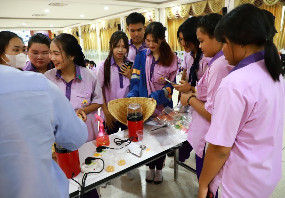 ภาพกิจกรรม  คณะวิทยาศาสตร์และเทคโนโลยี จัดค่ายวิทยาศาสตร์สัญจร ปีการศึกษา 2566  โรงเรียนคลองขลุงราษฎร์รังสรรค์