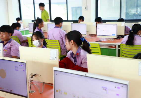 ภาพกิจกรรม  คณะวิทยาศาสตร์และเทคโนโลยี จัดค่ายวิทยาศาสตร์สัญจร ปีการศึกษา 2566  โรงเรียนคลองขลุงราษฎร์รังสรรค์