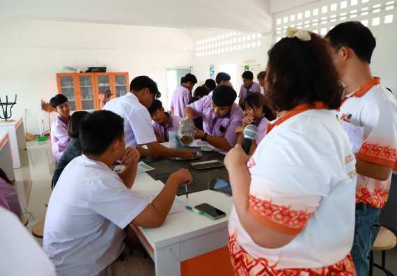 ภาพกิจกรรม  คณะวิทยาศาสตร์และเทคโนโลยี จัดค่ายวิทยาศาสตร์สัญจร ปีการศึกษา 2566  โรงเรียนคลองขลุงราษฎร์รังสรรค์