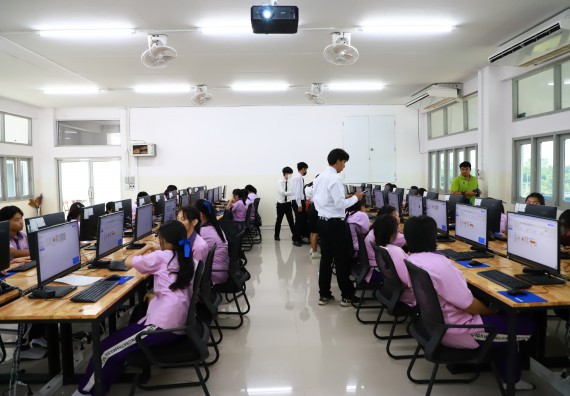 ภาพกิจกรรม  คณะวิทยาศาสตร์และเทคโนโลยี จัดค่ายวิทยาศาสตร์สัญจร ปีการศึกษา 2566  โรงเรียนคลองขลุงราษฎร์รังสรรค์