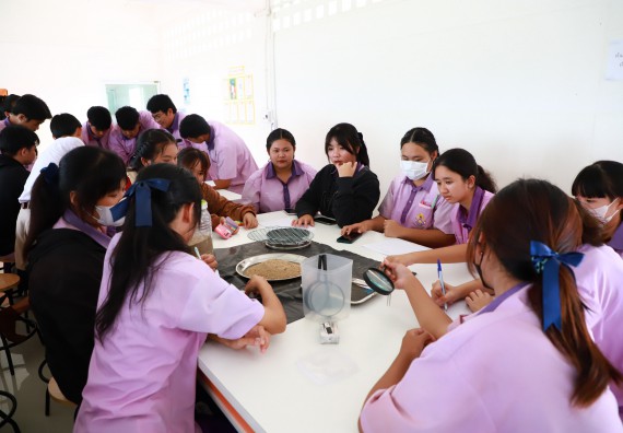 ภาพกิจกรรม  คณะวิทยาศาสตร์และเทคโนโลยี จัดค่ายวิทยาศาสตร์สัญจร ปีการศึกษา 2566  โรงเรียนคลองขลุงราษฎร์รังสรรค์