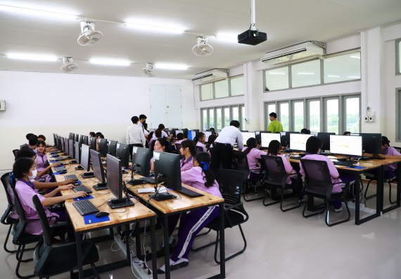 ภาพกิจกรรม  คณะวิทยาศาสตร์และเทคโนโลยี จัดค่ายวิทยาศาสตร์สัญจร ปีการศึกษา 2566  โรงเรียนคลองขลุงราษฎร์รังสรรค์