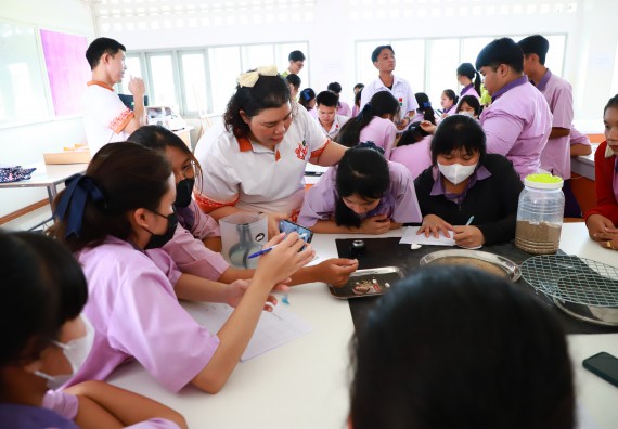 ภาพกิจกรรม  คณะวิทยาศาสตร์และเทคโนโลยี จัดค่ายวิทยาศาสตร์สัญจร ปีการศึกษา 2566  โรงเรียนคลองขลุงราษฎร์รังสรรค์