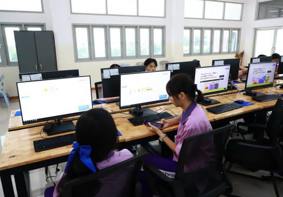 ภาพกิจกรรม  คณะวิทยาศาสตร์และเทคโนโลยี จัดค่ายวิทยาศาสตร์สัญจร ปีการศึกษา 2566  โรงเรียนคลองขลุงราษฎร์รังสรรค์