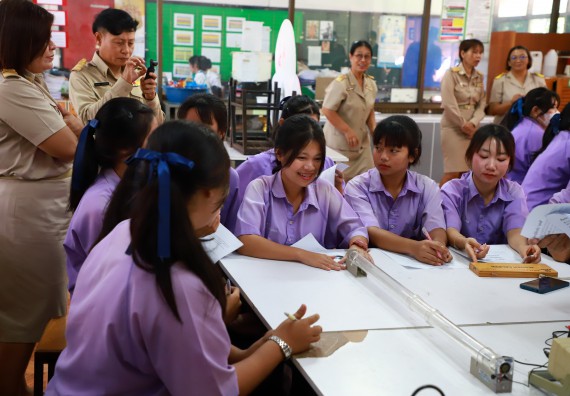 คณะวิทยาศาสตร์และเทคโนโลยี จัดค่ายวิทยาศาสตร์สัญจร ปีการศึกษา 2566  โรงเรียนขาณุวิทยา