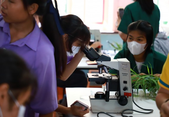 คณะวิทยาศาสตร์และเทคโนโลยี จัดค่ายวิทยาศาสตร์สัญจร ปีการศึกษา 2566  โรงเรียนขาณุวิทยา