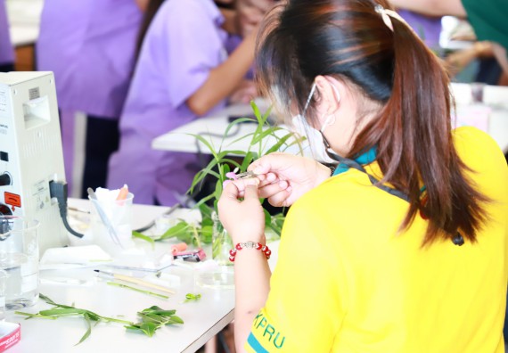 คณะวิทยาศาสตร์และเทคโนโลยี จัดค่ายวิทยาศาสตร์สัญจร ปีการศึกษา 2566  โรงเรียนขาณุวิทยา