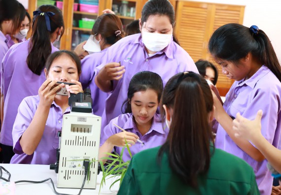 คณะวิทยาศาสตร์และเทคโนโลยี จัดค่ายวิทยาศาสตร์สัญจร ปีการศึกษา 2566  โรงเรียนขาณุวิทยา