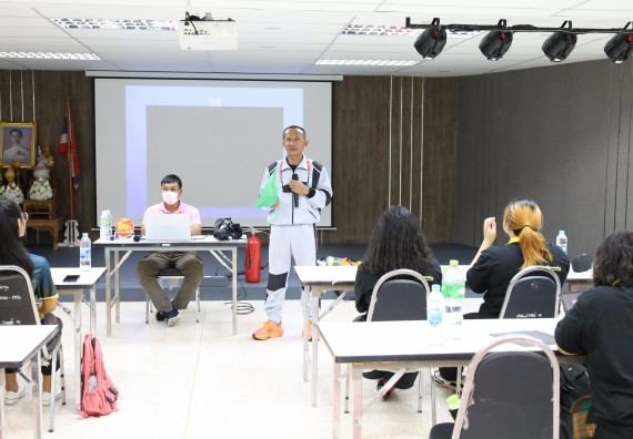 ภาพกิจกรรม  ศูนย์วิทยาศาสตร์และวิทยาศาสตร์ประยุกต์ คณะวิทยาศาสตร์และเทคโนโลยี จัดอบรมเชิงปฏิบัติการการอบรมดับเพลิงขั้นต้นและความปลอดภัยในห้องปฏิบัติการ