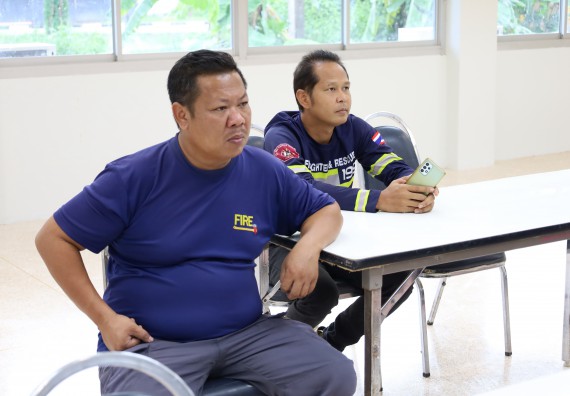 ภาพกิจกรรม  ศูนย์วิทยาศาสตร์และวิทยาศาสตร์ประยุกต์ คณะวิทยาศาสตร์และเทคโนโลยี จัดอบรมเชิงปฏิบัติการการอบรมดับเพลิงขั้นต้นและความปลอดภัยในห้องปฏิบัติการ