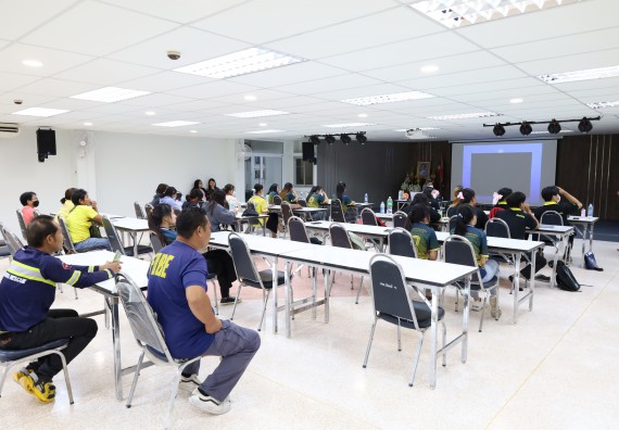 ภาพกิจกรรม  ศูนย์วิทยาศาสตร์และวิทยาศาสตร์ประยุกต์ คณะวิทยาศาสตร์และเทคโนโลยี จัดอบรมเชิงปฏิบัติการการอบรมดับเพลิงขั้นต้นและความปลอดภัยในห้องปฏิบัติการ