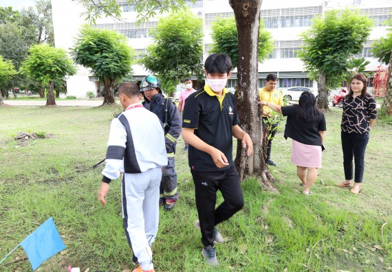 ภาพกิจกรรม  ศูนย์วิทยาศาสตร์และวิทยาศาสตร์ประยุกต์ คณะวิทยาศาสตร์และเทคโนโลยี จัดอบรมเชิงปฏิบัติการการอบรมดับเพลิงขั้นต้นและความปลอดภัยในห้องปฏิบัติการ