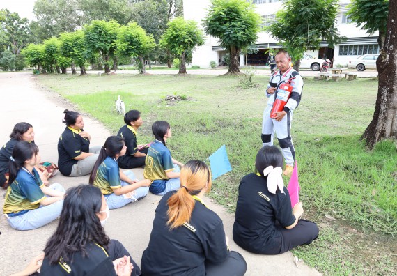 ภาพกิจกรรม  ศูนย์วิทยาศาสตร์และวิทยาศาสตร์ประยุกต์ คณะวิทยาศาสตร์และเทคโนโลยี จัดอบรมเชิงปฏิบัติการการอบรมดับเพลิงขั้นต้นและความปลอดภัยในห้องปฏิบัติการ