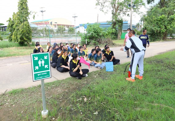 ภาพกิจกรรม  ศูนย์วิทยาศาสตร์และวิทยาศาสตร์ประยุกต์ คณะวิทยาศาสตร์และเทคโนโลยี จัดอบรมเชิงปฏิบัติการการอบรมดับเพลิงขั้นต้นและความปลอดภัยในห้องปฏิบัติการ
