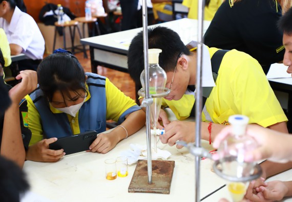 คณะวิทยาศาสตร์และเทคโนโลยี จัดค่ายวิทยาศาสตร์สัญจร ปีการศึกษา 2566  โรงเรียนสลกบาตรวิทยา