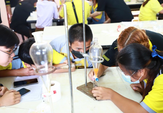 คณะวิทยาศาสตร์และเทคโนโลยี จัดค่ายวิทยาศาสตร์สัญจร ปีการศึกษา 2566  โรงเรียนสลกบาตรวิทยา