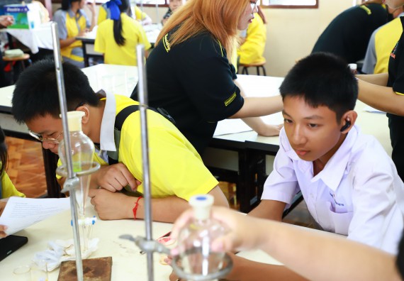 คณะวิทยาศาสตร์และเทคโนโลยี จัดค่ายวิทยาศาสตร์สัญจร ปีการศึกษา 2566  โรงเรียนสลกบาตรวิทยา