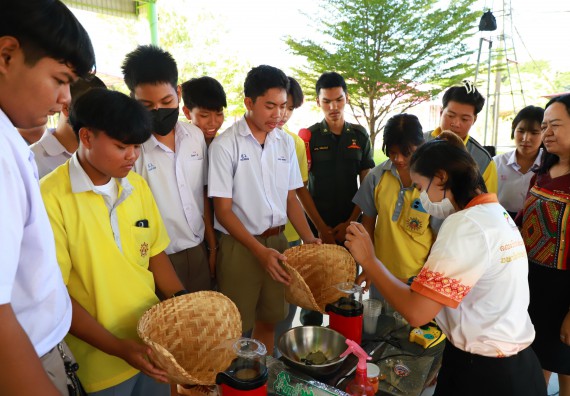คณะวิทยาศาสตร์และเทคโนโลยี จัดค่ายวิทยาศาสตร์สัญจร ปีการศึกษา 2566  โรงเรียนสลกบาตรวิทยา