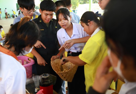 คณะวิทยาศาสตร์และเทคโนโลยี จัดค่ายวิทยาศาสตร์สัญจร ปีการศึกษา 2566  โรงเรียนสลกบาตรวิทยา