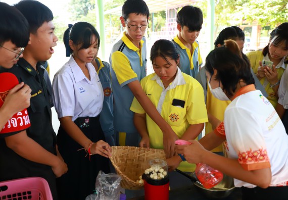 คณะวิทยาศาสตร์และเทคโนโลยี จัดค่ายวิทยาศาสตร์สัญจร ปีการศึกษา 2566  โรงเรียนสลกบาตรวิทยา