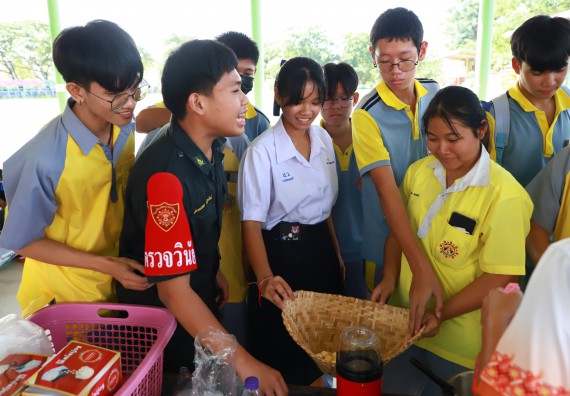 คณะวิทยาศาสตร์และเทคโนโลยี จัดค่ายวิทยาศาสตร์สัญจร ปีการศึกษา 2566  โรงเรียนสลกบาตรวิทยา