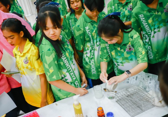 คณะวิทยาศาสตร์และเทคโนโลยี จัดค่ายวิทยาศาสตร์สัญจร ปีการศึกษา 2566  โรงเรียนระหานวิทยา 