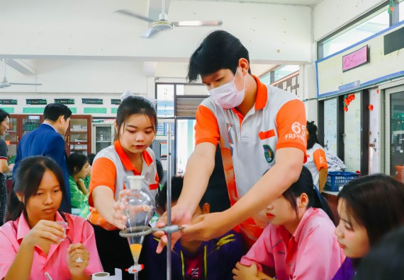 คณะวิทยาศาสตร์และเทคโนโลยี จัดค่ายวิทยาศาสตร์สัญจร ปีการศึกษา 2566  โรงเรียนระหานวิทยา 