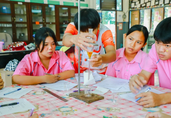 คณะวิทยาศาสตร์และเทคโนโลยี จัดค่ายวิทยาศาสตร์สัญจร ปีการศึกษา 2566  โรงเรียนระหานวิทยา 