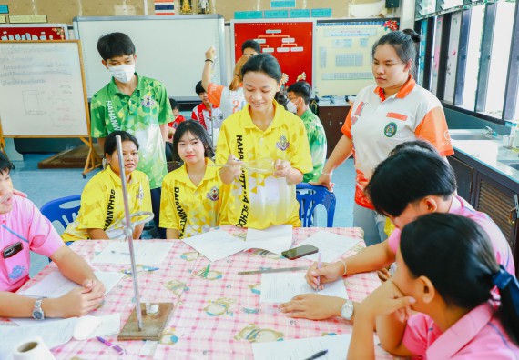 คณะวิทยาศาสตร์และเทคโนโลยี จัดค่ายวิทยาศาสตร์สัญจร ปีการศึกษา 2566  โรงเรียนระหานวิทยา 