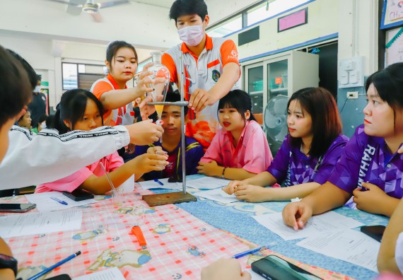 คณะวิทยาศาสตร์และเทคโนโลยี จัดค่ายวิทยาศาสตร์สัญจร ปีการศึกษา 2566  โรงเรียนระหานวิทยา 