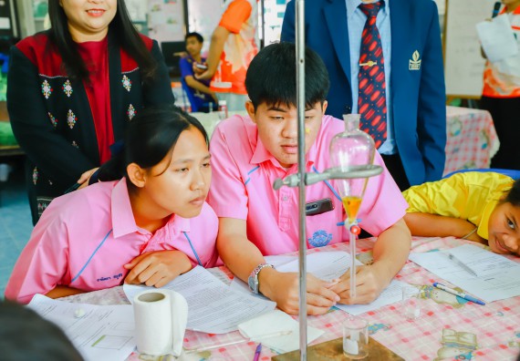 คณะวิทยาศาสตร์และเทคโนโลยี จัดค่ายวิทยาศาสตร์สัญจร ปีการศึกษา 2566  โรงเรียนระหานวิทยา 