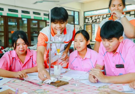 คณะวิทยาศาสตร์และเทคโนโลยี จัดค่ายวิทยาศาสตร์สัญจร ปีการศึกษา 2566  โรงเรียนระหานวิทยา 