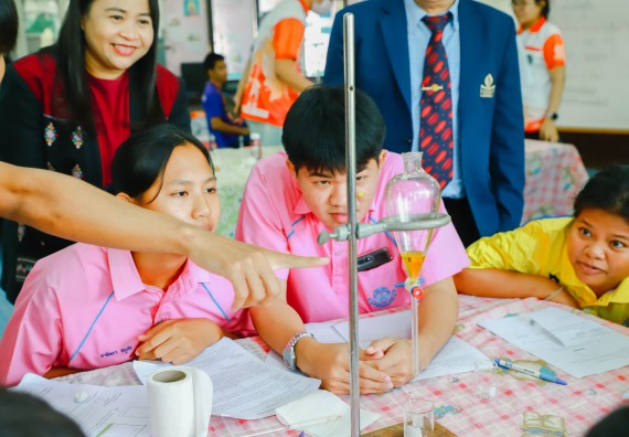 คณะวิทยาศาสตร์และเทคโนโลยี จัดค่ายวิทยาศาสตร์สัญจร ปีการศึกษา 2566  โรงเรียนระหานวิทยา 