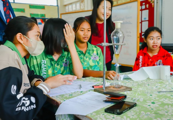 คณะวิทยาศาสตร์และเทคโนโลยี จัดค่ายวิทยาศาสตร์สัญจร ปีการศึกษา 2566  โรงเรียนระหานวิทยา 