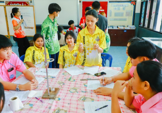 คณะวิทยาศาสตร์และเทคโนโลยี จัดค่ายวิทยาศาสตร์สัญจร ปีการศึกษา 2566  โรงเรียนระหานวิทยา 