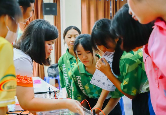 คณะวิทยาศาสตร์และเทคโนโลยี จัดค่ายวิทยาศาสตร์สัญจร ปีการศึกษา 2566  โรงเรียนระหานวิทยา 