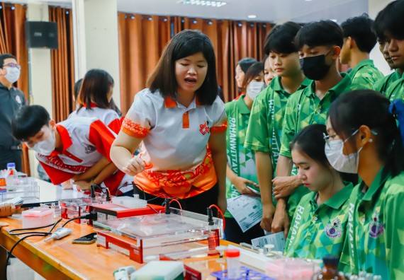 คณะวิทยาศาสตร์และเทคโนโลยี จัดค่ายวิทยาศาสตร์สัญจร ปีการศึกษา 2566  โรงเรียนระหานวิทยา 