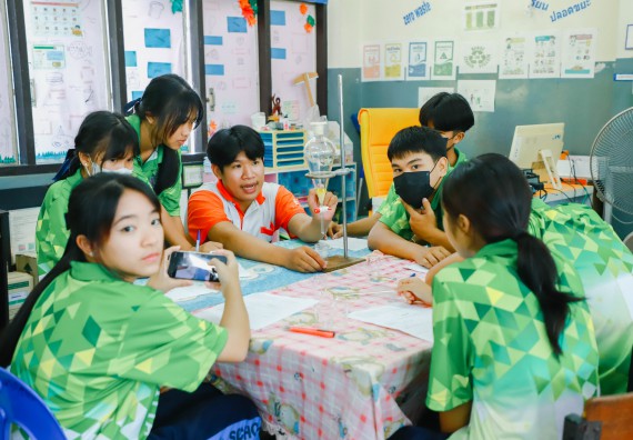 คณะวิทยาศาสตร์และเทคโนโลยี จัดค่ายวิทยาศาสตร์สัญจร ปีการศึกษา 2566  โรงเรียนระหานวิทยา 