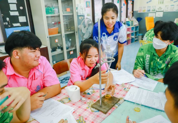 คณะวิทยาศาสตร์และเทคโนโลยี จัดค่ายวิทยาศาสตร์สัญจร ปีการศึกษา 2566  โรงเรียนระหานวิทยา 