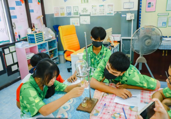 คณะวิทยาศาสตร์และเทคโนโลยี จัดค่ายวิทยาศาสตร์สัญจร ปีการศึกษา 2566  โรงเรียนระหานวิทยา 