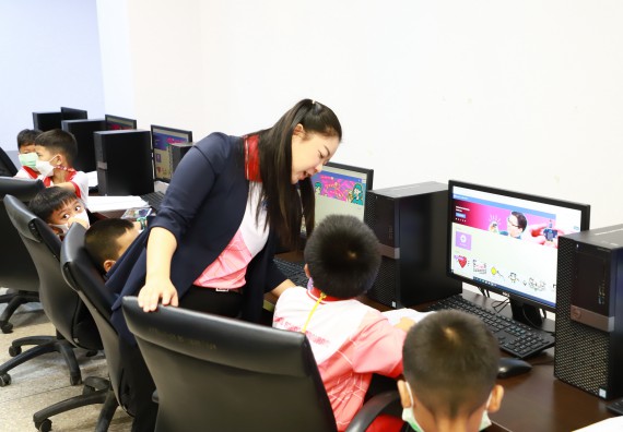 ภาพกิจกรรม  โครงการฝึกทักษะเพื่อพัฒนาอัจฉริยะภาพวิทยาศาสตร์ กิจกรรมค่ายวิทยาศาสตร์รุ่นจิ๋ว สำหรับนักเรียนห้องเรียนพิเศษคณิตศาสตร์ และวิทยาศาสตร์ (MSP)